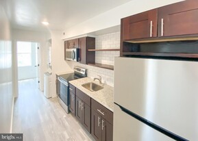 1537 Kenilworth Ave NE, Unit 1 Apartamentos