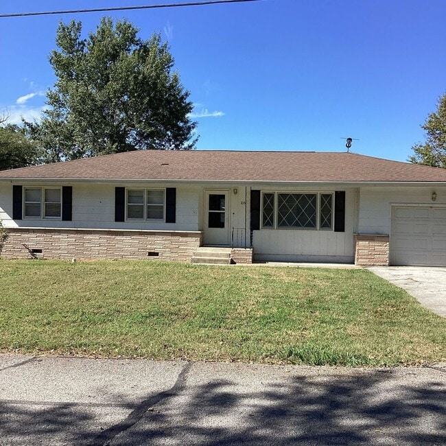property at 105 Mayo St