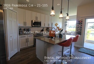 3806 Parkridge Cir in Sarasota, FL - Building Photo - Building Photo