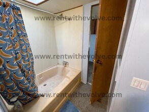 14221 E County Rd 1300 N in Dunkirk, IN - Building Photo - Building Photo
