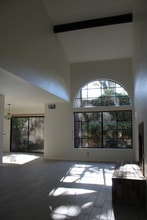 103 Bristol Rd in Ojai, CA - Foto de edificio - Building Photo