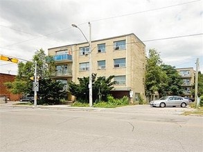 470 Mortimer Ave in Toronto, ON - Building Photo - Building Photo