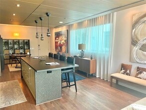 Montclair Lofts in Miami Beach, FL - Foto de edificio - Building Photo