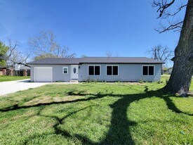 413 S Market St in Brazoria, TX - Building Photo