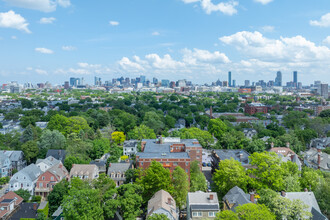 36 Highland Ave in Cambridge, MA - Foto de edificio - Building Photo