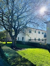 1440 SW 42nd Ave in Miami, FL - Building Photo - Building Photo