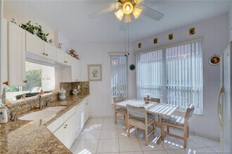 6789 SE Warwick Ln in Stuart, FL - Foto de edificio - Building Photo