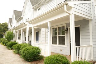 306 Marquette Ct in Crozet, VA - Building Photo