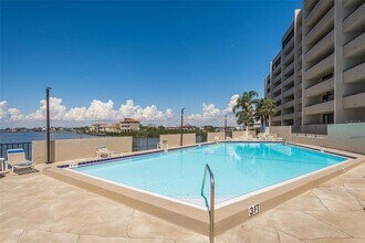 6035 Sea Ranch Dr, Unit 306 in Hudson, FL - Foto de edificio - Building Photo