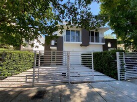 3050 Day Ave in Miami, FL - Building Photo