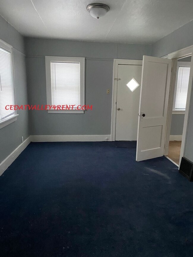 253 Monroe St in Waterloo, IA - Building Photo - Building Photo