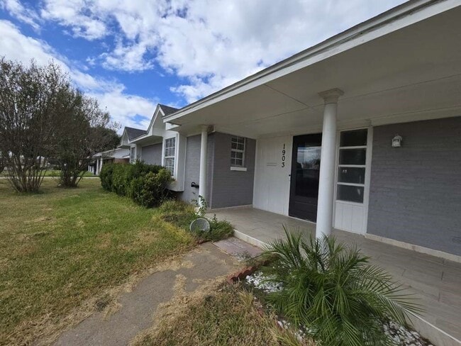 1903 Britton St in Baytown, TX - Building Photo - Building Photo