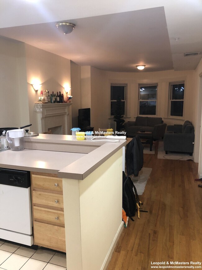 1402 Beacon St, Unit 2