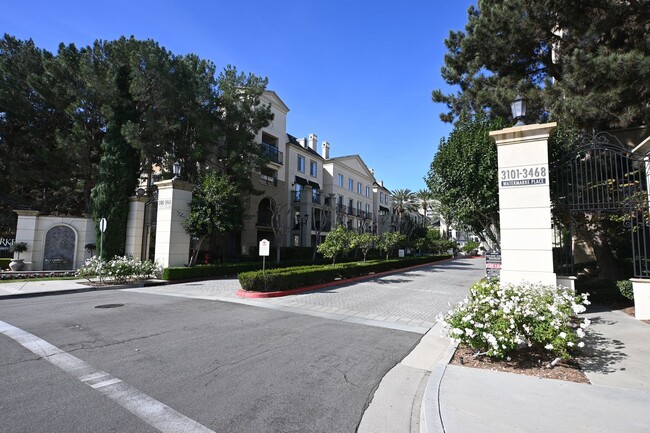 3450 Watermarke Pl in Irvine, CA - Foto de edificio - Building Photo