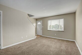 135 Commonwealth Ave in Erlanger, KY - Building Photo - Building Photo