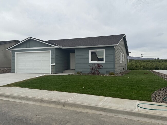 345 S Newton Ave in East Wenatchee, WA - Building Photo - Building Photo