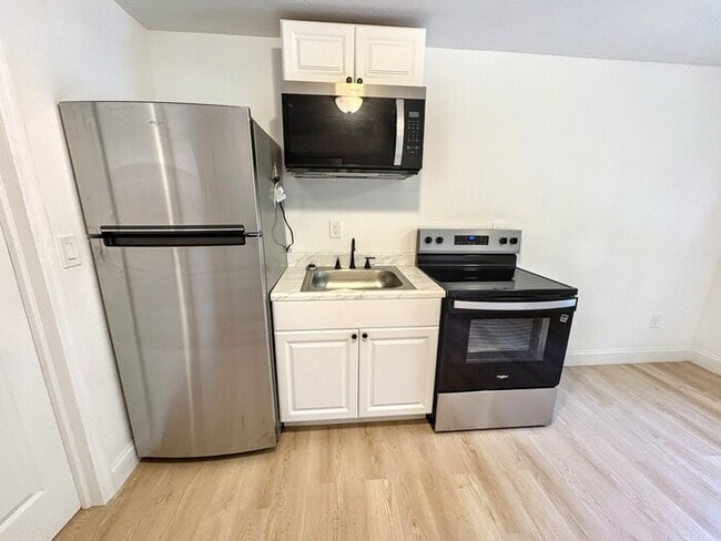 property at 4605 N Hubert Ave