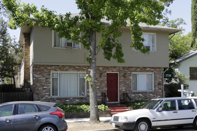 2710 O St in Sacramento, CA - Foto de edificio - Building Photo