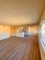 1001 E Stearns Ave in La Habra, CA - Building Photo