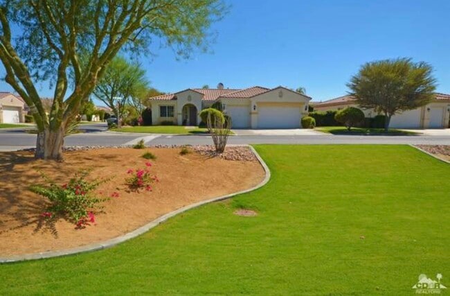 property at 48810 Via Estacio
