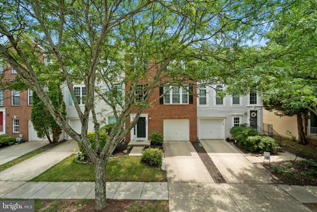 43459 Laidlow St in Chantilly, VA - Building Photo
