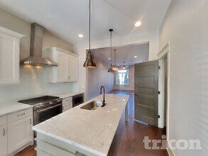 6813 Charlotte Pike in Nashville, TN - Building Photo - Building Photo