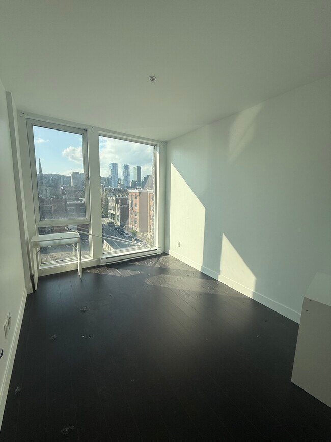 SE7T in Montréal, QC - Building Photo - Building Photo