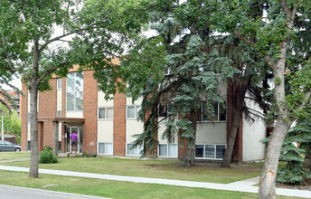 Spruce View Apartments in Edmonton, AB - Building Photo - Building Photo