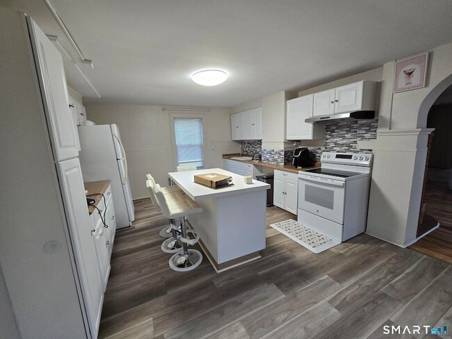 157 Eastern Ave in Waterbury, CT - Foto de edificio - Building Photo