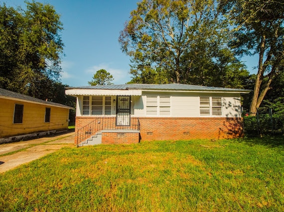 property at 908 27th St SW