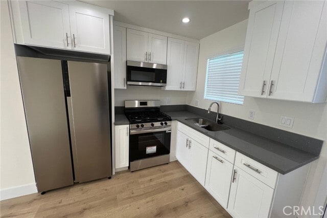 6705 Denny Ave in Los Angeles, CA - Building Photo - Building Photo