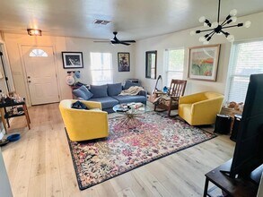 1203 Eleanor St in Austin, TX - Building Photo - Building Photo