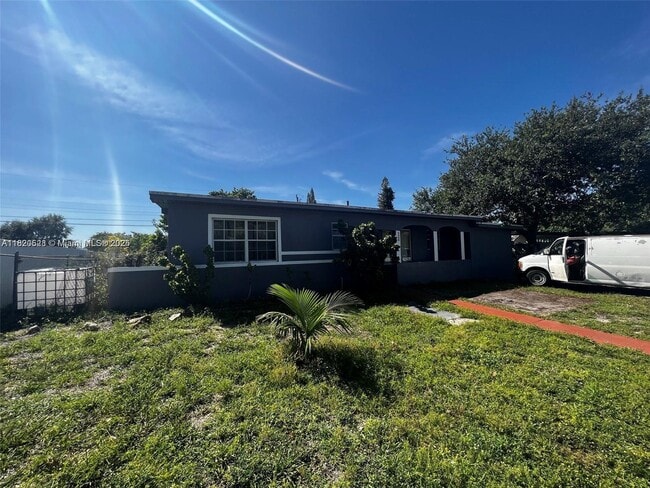 property at 3350 SW 37th St
