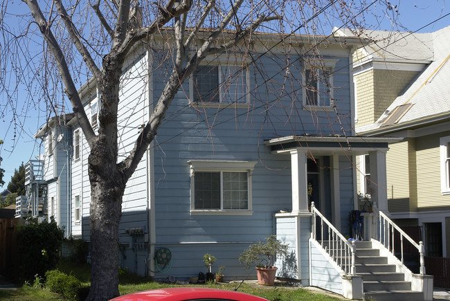 1529 Morton St in Alameda, CA - Foto de edificio - Building Photo