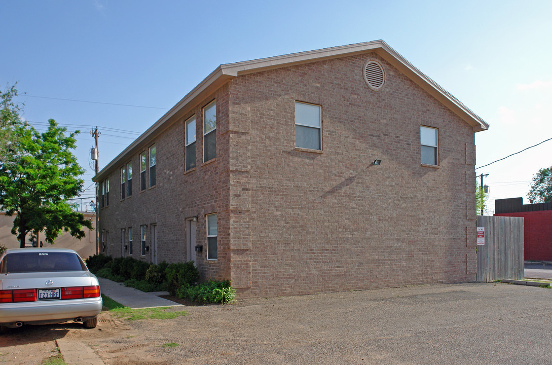 2323 Main St in Lubbock, TX - Foto de edificio