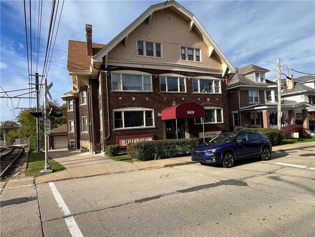 1601 Hillsdale Ave, Unit 2 in Dormont, PA - Building Photo - Building Photo