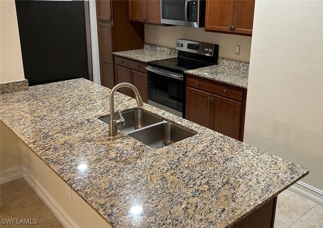 7903 Bristol Cir in Naples, FL - Building Photo - Building Photo
