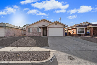 3449 Yellow Rose St in El Paso, TX - Building Photo - Building Photo