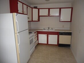 3818 Country Club Rd in Winston-Salem, NC - Building Photo - Building Photo