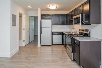 Cliff Corners in Birmingham, AL - Building Photo - Interior Photo