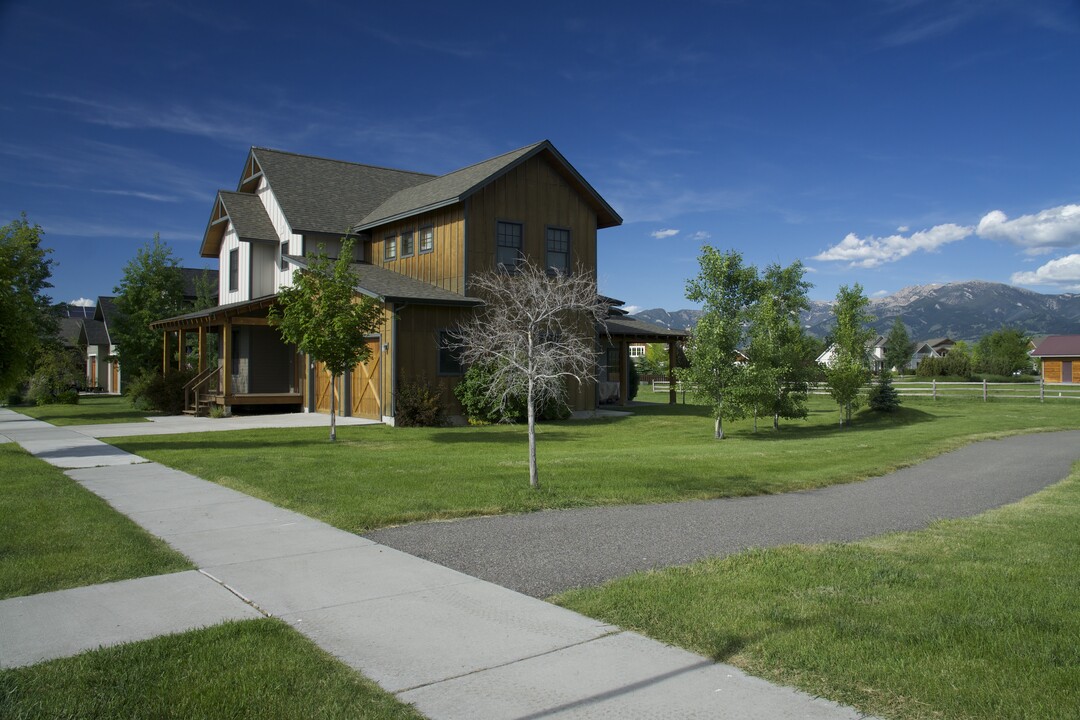 2414 Arabian Ave in Bozeman, MT - Building Photo