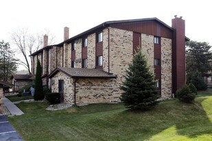 Orlan Brook Apartments in Orland Park, IL - Building Photo