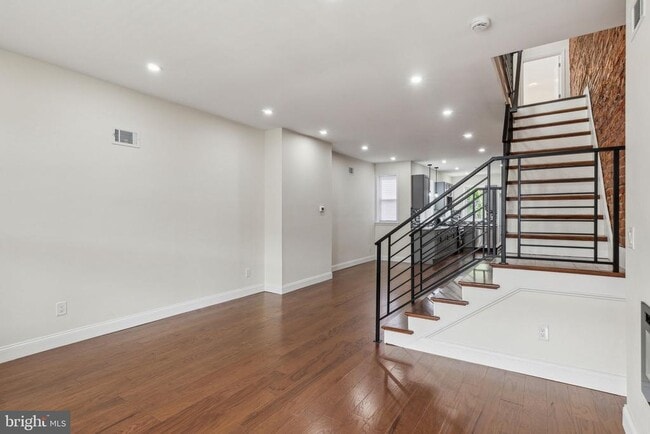 property at 5724 Pine St