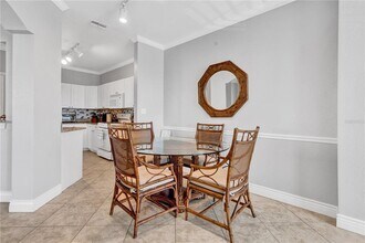 2731 Via Capri in Clearwater, FL - Foto de edificio - Building Photo