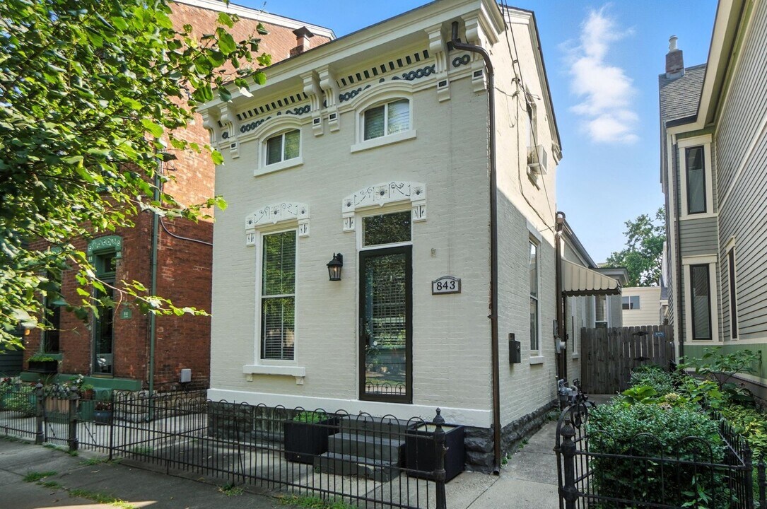 843 Overton St in Newport, KY - Building Photo
