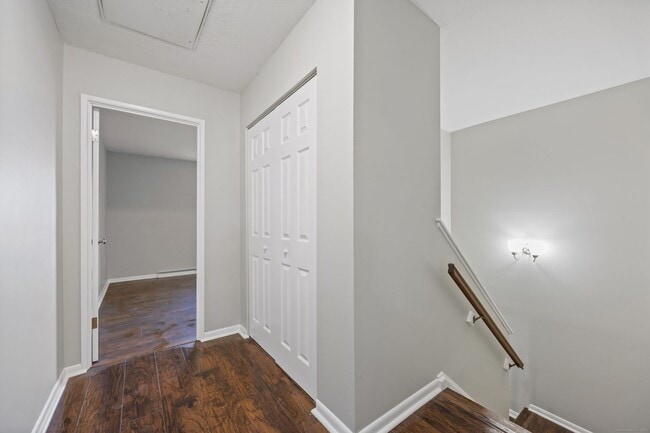 64 Savin Park in West Haven, CT - Building Photo - Building Photo