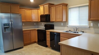 751 N Williams St in Kennewick, WA - Building Photo - Building Photo