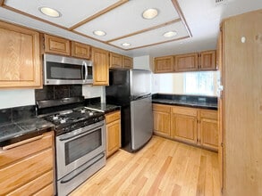 379 N Mentor Ave in Pasadena, CA - Building Photo - Building Photo