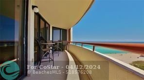 15645 Collins Ave in North Miami Beach, FL - Building Photo - Building Photo