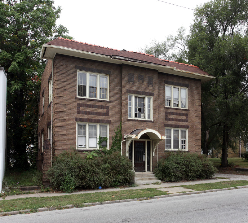 425 S 7th St in Terre Haute, IN - Building Photo